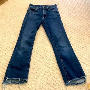 Mother insider crop step fray